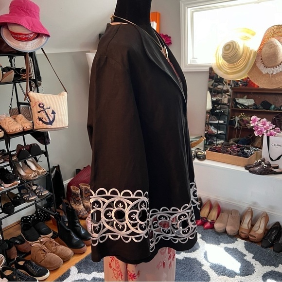 BOB MACKIE Floral Embroidered Cut-Out Linen Jacket - Picture 6 of 8